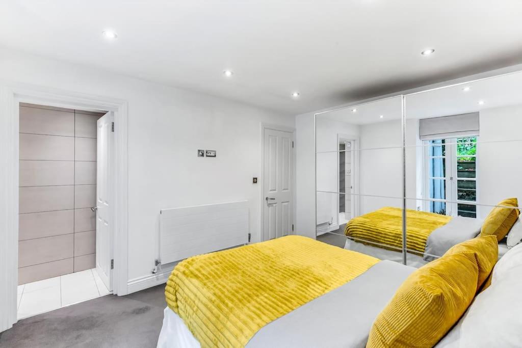 Elegant Apartment In The Heart Of Chelsea Sleeps 7 London Exterior photo