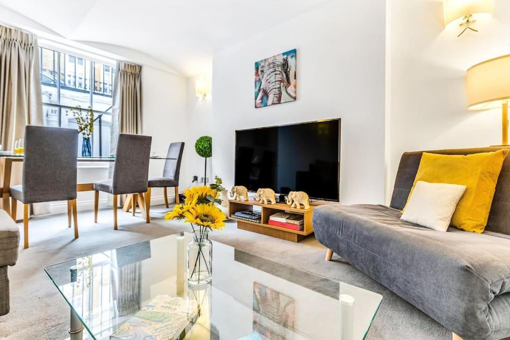 Elegant Apartment In The Heart Of Chelsea Sleeps 7 London Exterior photo