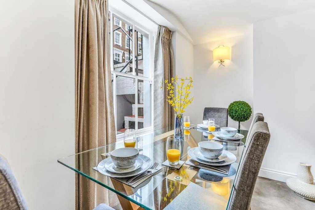 Elegant Apartment In The Heart Of Chelsea Sleeps 7 London Exterior photo